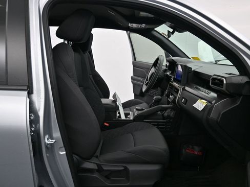 Used 2025 Toyota Tacoma SR5 AWD/4WD image 10