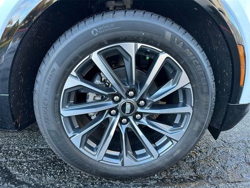 New 2026 Cadillac Lyriq Sport image 9