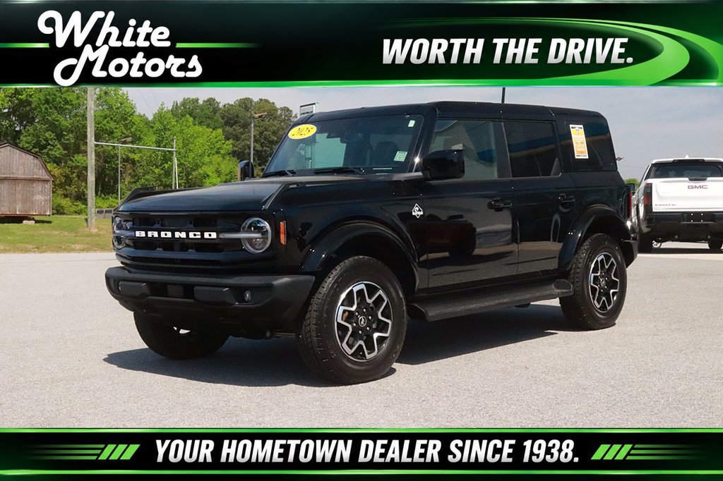 Used 2025 Ford Bronco Outer Banks AWD/4WD image 1