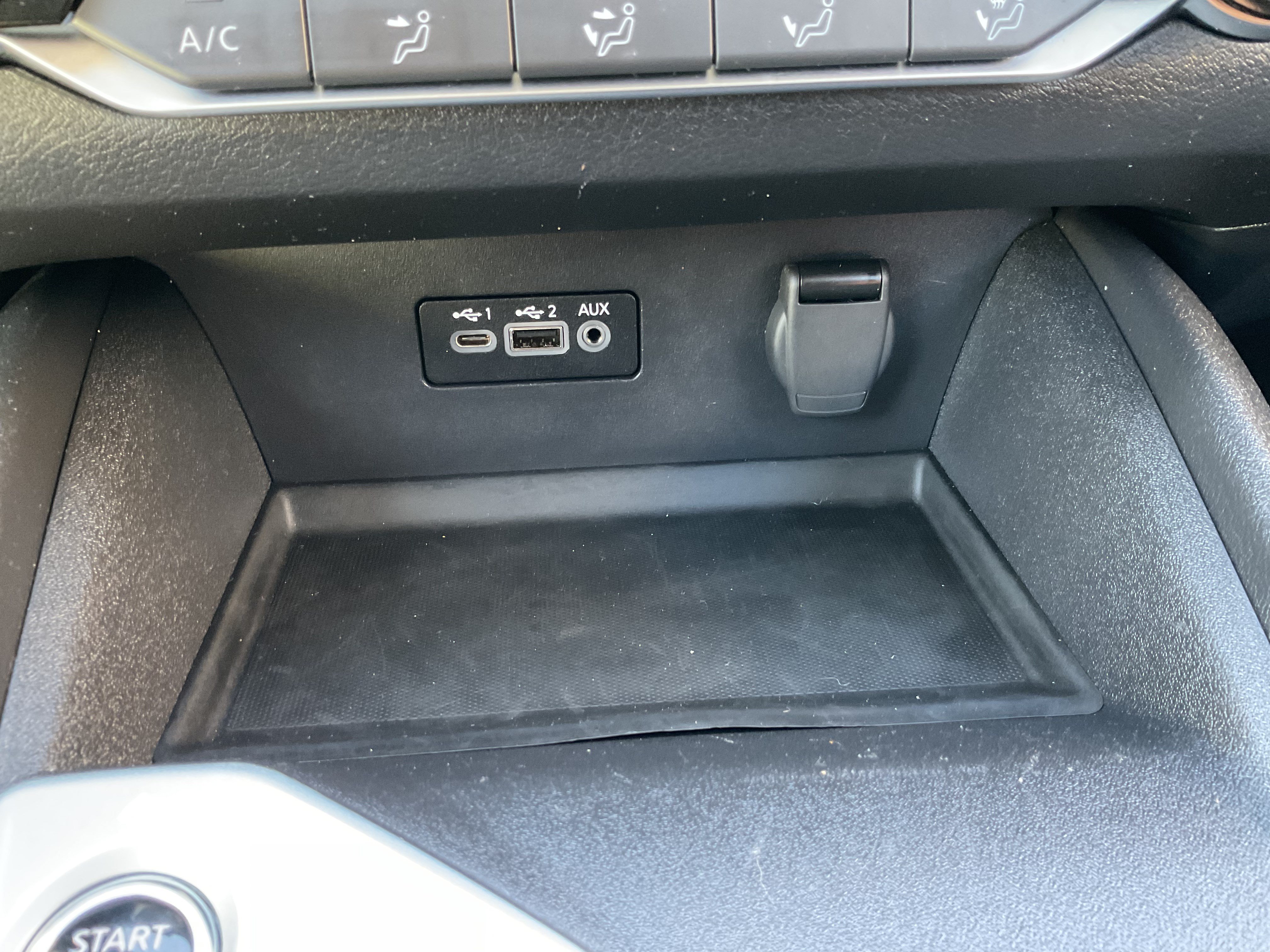 Used 2025 Nissan Altima 2.5 SV AWD/4WD image 17