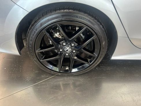 Used 2025 Honda Civic Sport image 9
