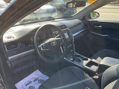 Used 2017 Toyota Camry SE FWD image 16