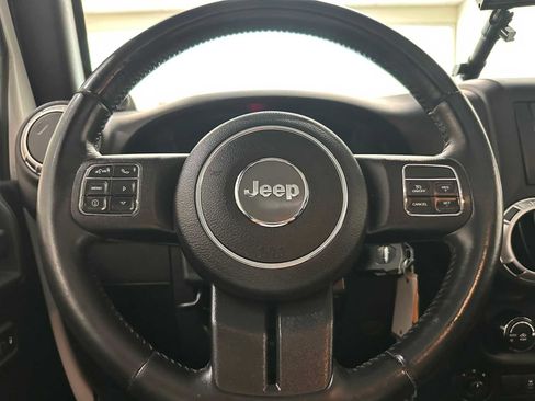 Used 2013 Jeep Wrangler Unlimited Sahara w/ Connectivity Group AWD/4WD image 11