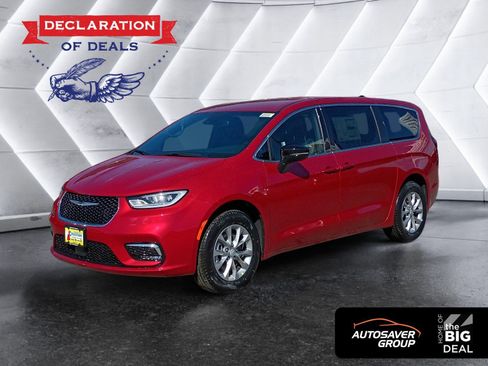 New 2026 Chrysler Pacifica Select image 1