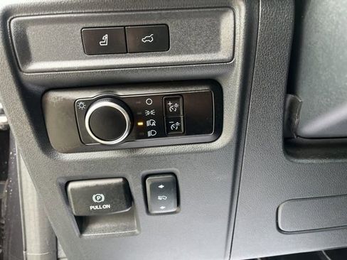 Used 2024 Ford Expedition Max XLT image 30