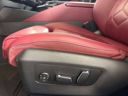 Used 2026 BMW 530i w/ M Sport Package RWD image 27