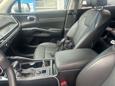 Used 2024 Kia Sorento S FWD image 16
