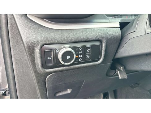 Used 2023 Ford Explorer XLT w/ Equipment Group 202A AWD/4WD image 22