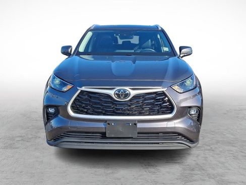 Used 2022 Toyota Highlander XLE image 8
