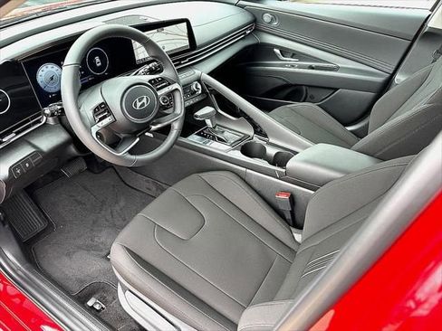 Used 2024 Hyundai Elantra SEL w/ Convenience Package image 14