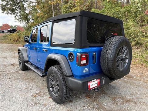Used 2024 Jeep Wrangler Sport S image 7