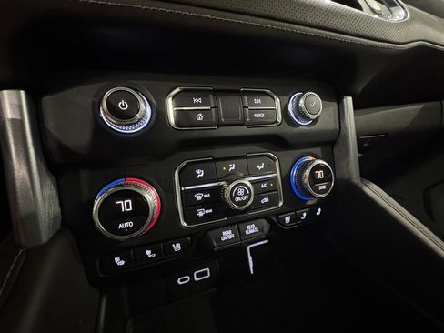 Used 2021 GMC Yukon SLT w/ SLT Luxury Plus Package image 21