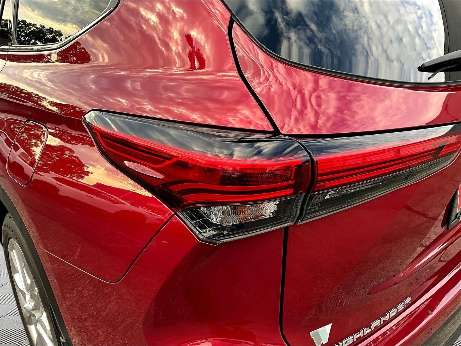 Used 2023 Toyota Highlander Limited AWD/4WD image 23