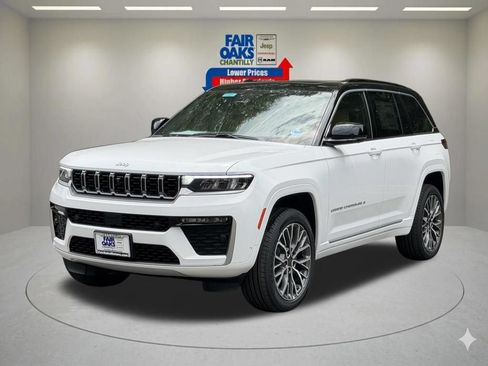 New 2026 Jeep Grand Cherokee Summit AWD/4WD image 2