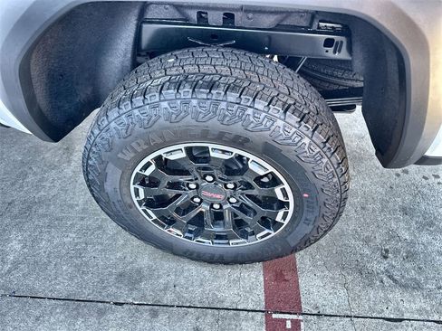 New 2026 GMC Canyon AT4 w/ Technology Plus Package image 12