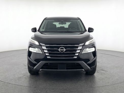 Used 2025 Nissan Rogue SV AWD/4WD image 2