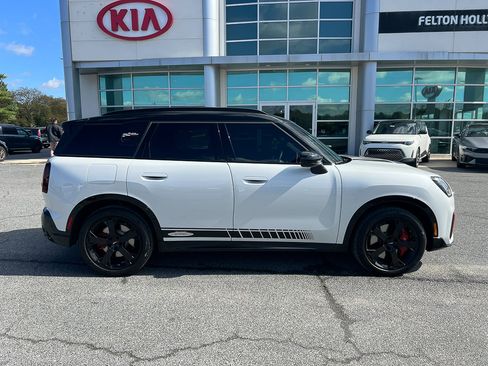 Used 2025 MINI Cooper Countryman John Cooper Works w/ Comfort Package Max image 9