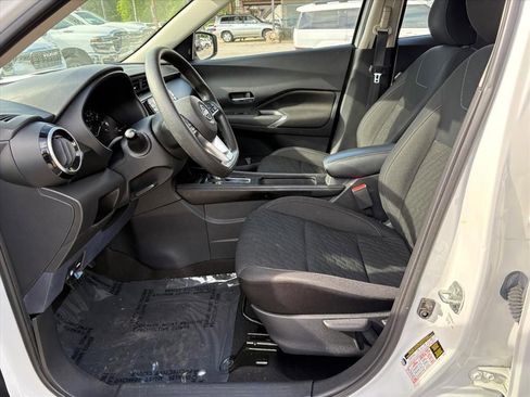 Used 2022 Nissan Kicks SV FWD image 15