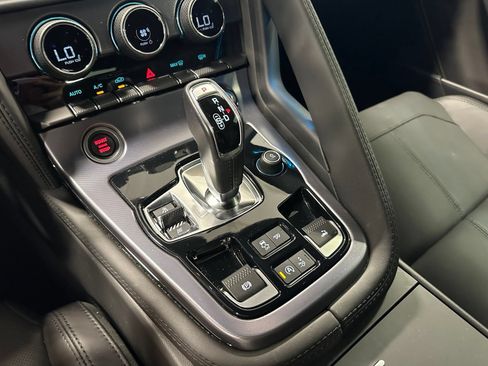 Used 2022 Jaguar F-TYPE Convertible RWD image 40