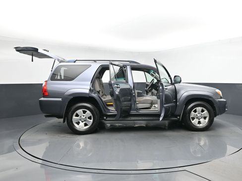 Used 2007 Toyota 4Runner SR5 image 29