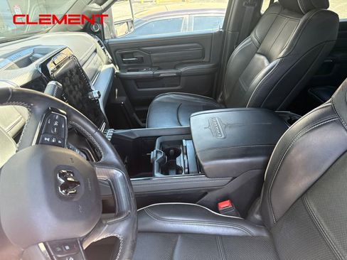 Used 2024 RAM 3500 Limited AWD/4WD image 12