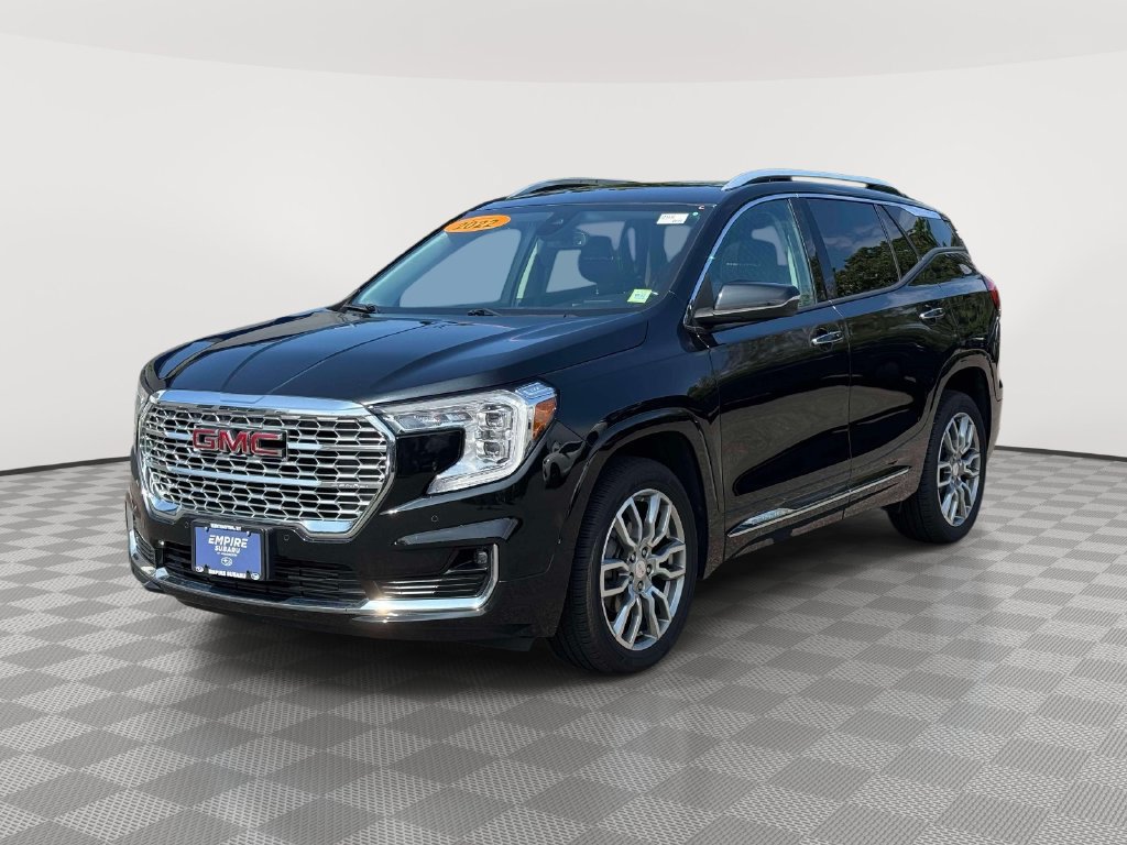 Used 2022 GMC Terrain Denali w/ LPO, 'HIT The Road' Package AWD/4WD image 4