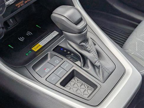 Certified 2022 Toyota RAV4 XLE image 23