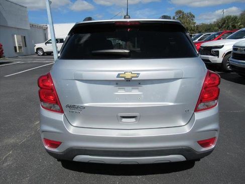 Used 2019 Chevrolet Trax LT w/ LT Convenience Package image 6