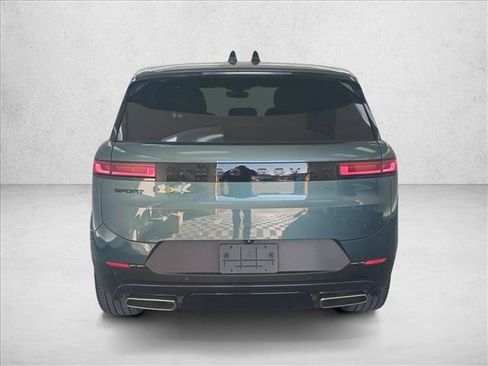 Used 2025 Land Rover Range Rover Sport SE image 10