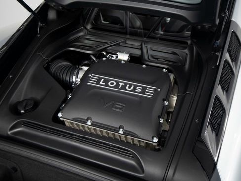 Used 2025 Lotus Emira image 49