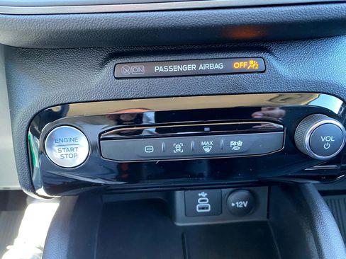 New 2025 Ford Escape SE image 25