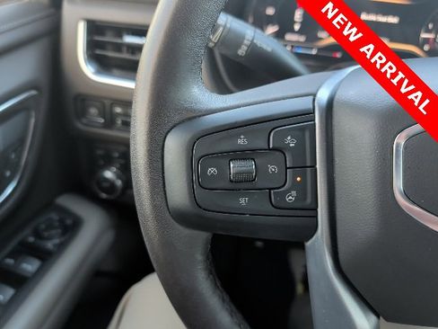 Used 2022 GMC Yukon XL SLT w/ SLT Luxury Package image 24