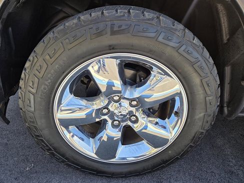 Used 2018 RAM 1500 Classic SLT image 9