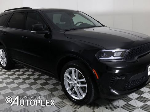 Used 2024 Dodge Durango GT image 3