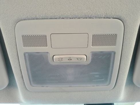 Used 2023 Hyundai Venue SE FWD image 43