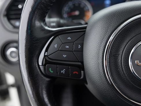 Used 2018 Jeep Renegade Altitude w/ UConnect 8.4 Nav Group AWD/4WD image 38