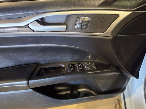 Used 2020 Ford Fusion SEL FWD image 5