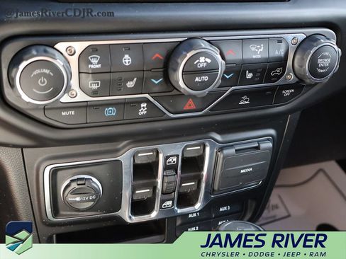 Used 2023 Jeep Wrangler Unlimited w/ Cold Weather Group AWD/4WD image 35