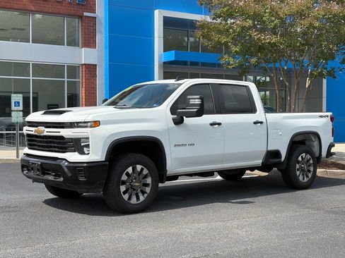 Used 2026 Chevrolet Silverado 2500 Custom w/ Custom Value Package AWD/4WD image 1