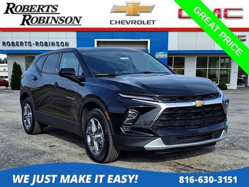 Used 2025 Chevrolet Blazer LT FWD image 1