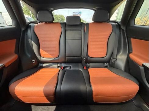 Used 2023 Mercedes-Benz GLC 300 4MATIC image 17