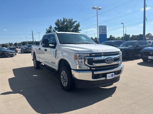 Used 2022 Ford F250 XLT AWD/4WD image 3