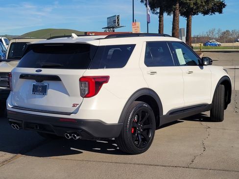 Used 2023 Ford Explorer ST w/ Equipment Group 401A image 4