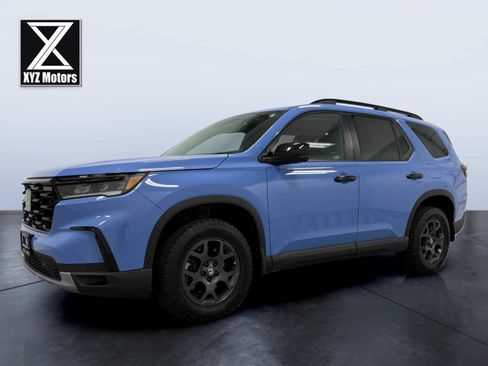 Used 2024 Honda Pilot TrailSport image 2