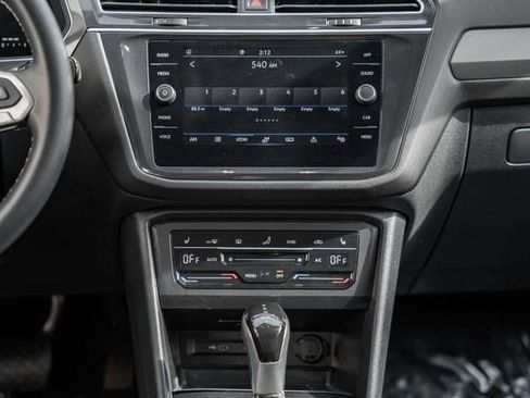 Used 2024 Volkswagen Tiguan SE image 20