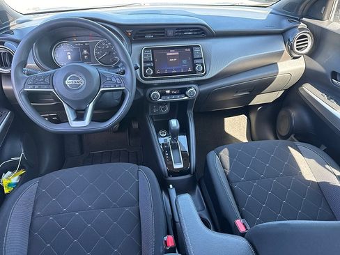 Used 2020 Nissan Kicks SV FWD image 9