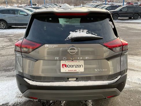 Used 2023 Nissan Rogue SV image 6