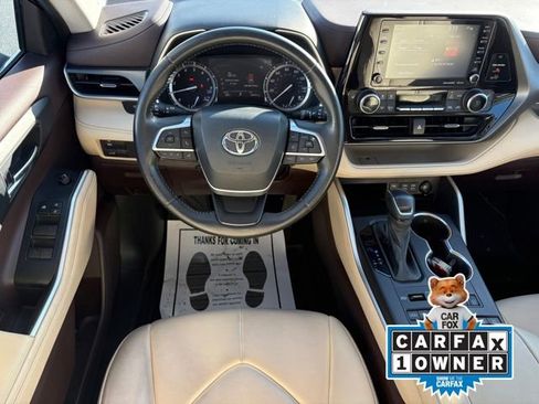 Used 2022 Toyota Highlander XLE image 10