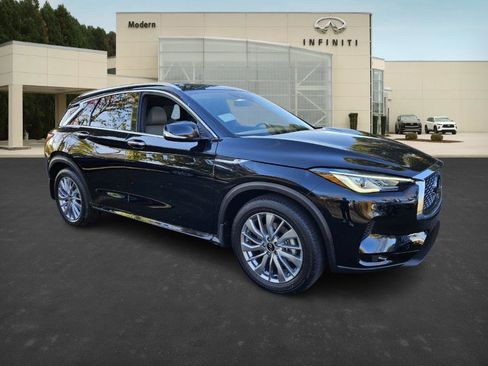 New 2025 INFINITI QX50 Luxe image 2