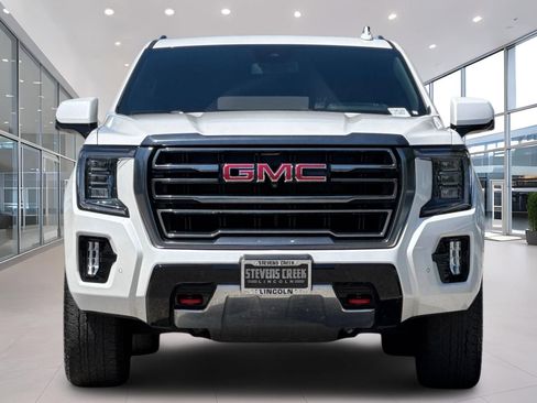 Used 2023 GMC Yukon AT4 w/ Technology Package AWD/4WD image 9